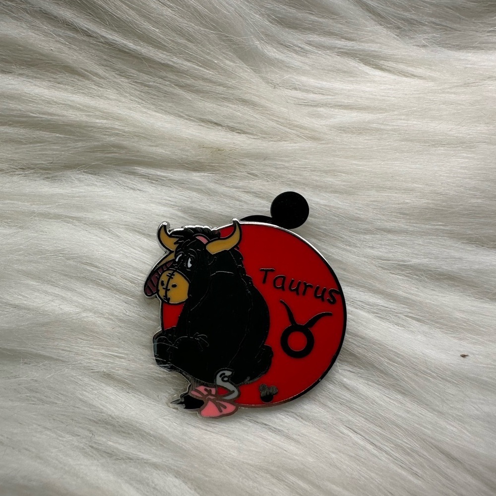 💙3/$20 Disney trading pin Taurus Zodiac Enamel Pin